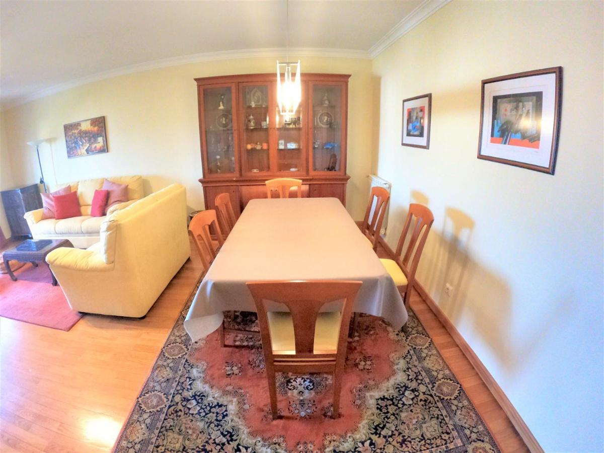 Lisbon 2 bedroom apartment with balcony in Algés Exterior foto