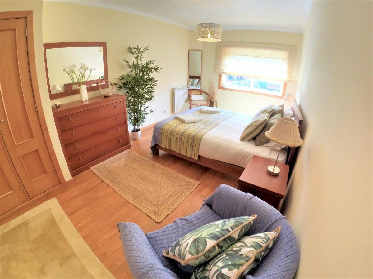 Lisbon 2 bedroom apartment with balcony in Algés Exterior foto