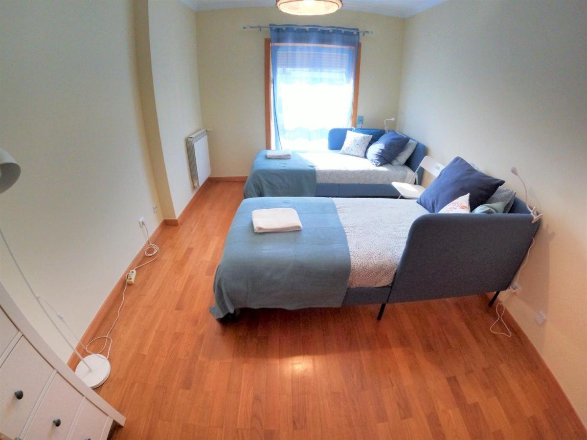 Lisbon 2 bedroom apartment with balcony in Algés Exterior foto