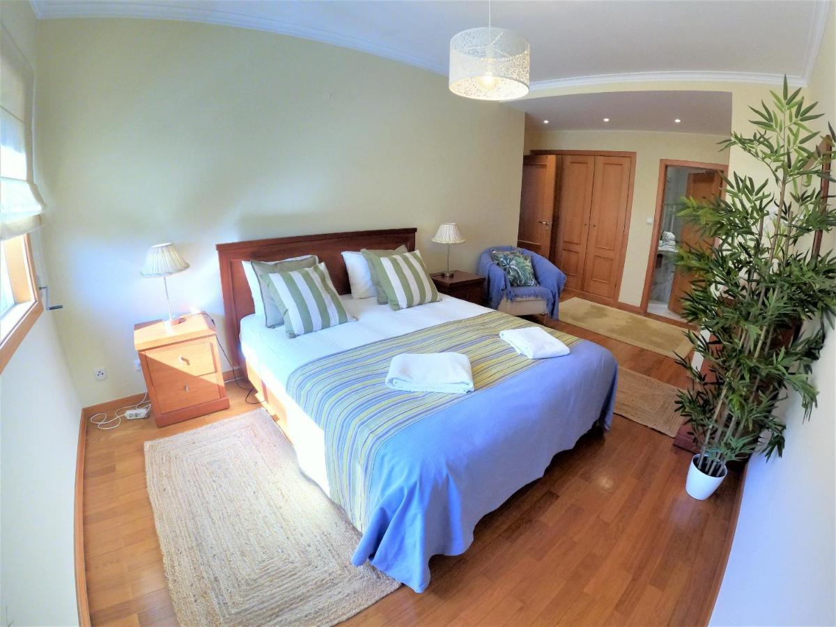 Lisbon 2 bedroom apartment with balcony in Algés Exterior foto