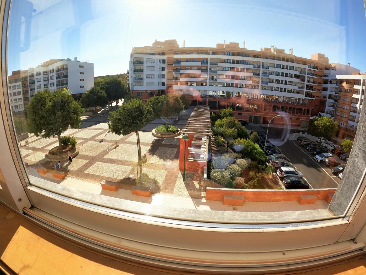 Lisbon 2 bedroom apartment with balcony in Algés Exterior foto